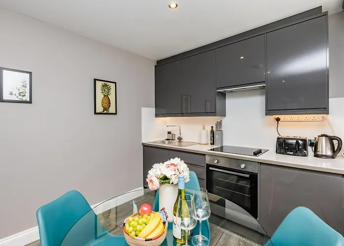Top Floor Brighton City Apartment